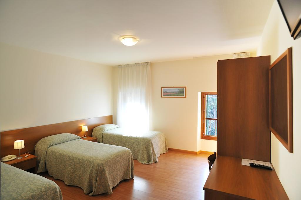 Albergo Croce D'Oro Dolce Exterior photo
